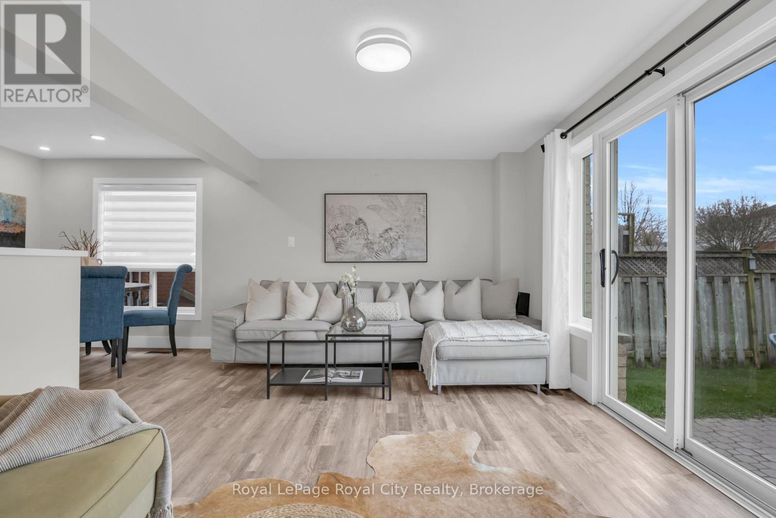 












155 STEPHANIE DRIVE

,
Guelph (Willow West/Sugarbush/West Acres),




Ontario
N1K1X7

