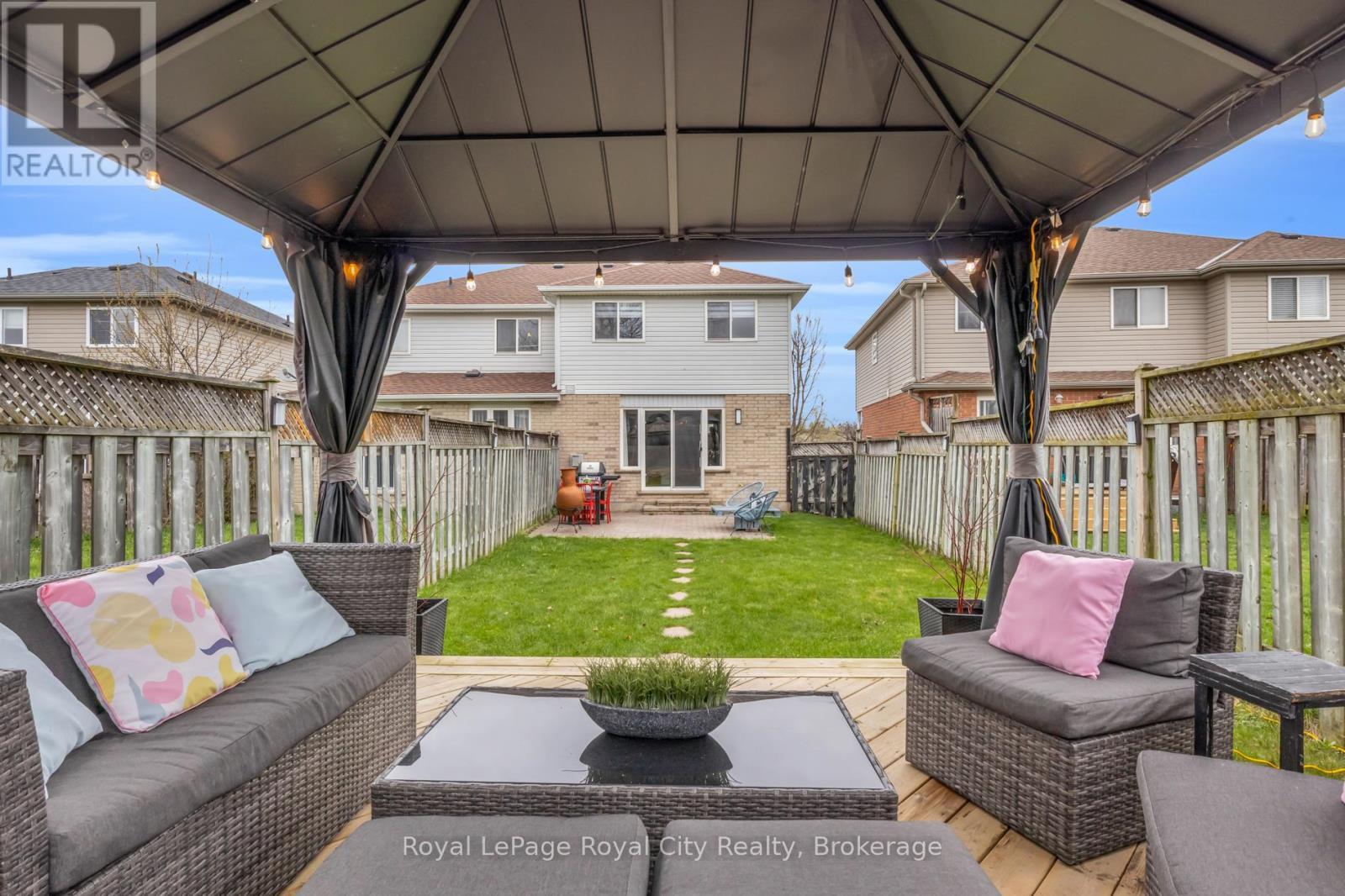 












155 STEPHANIE DRIVE

,
Guelph (Willow West/Sugarbush/West Acres),




Ontario
N1K1X7

