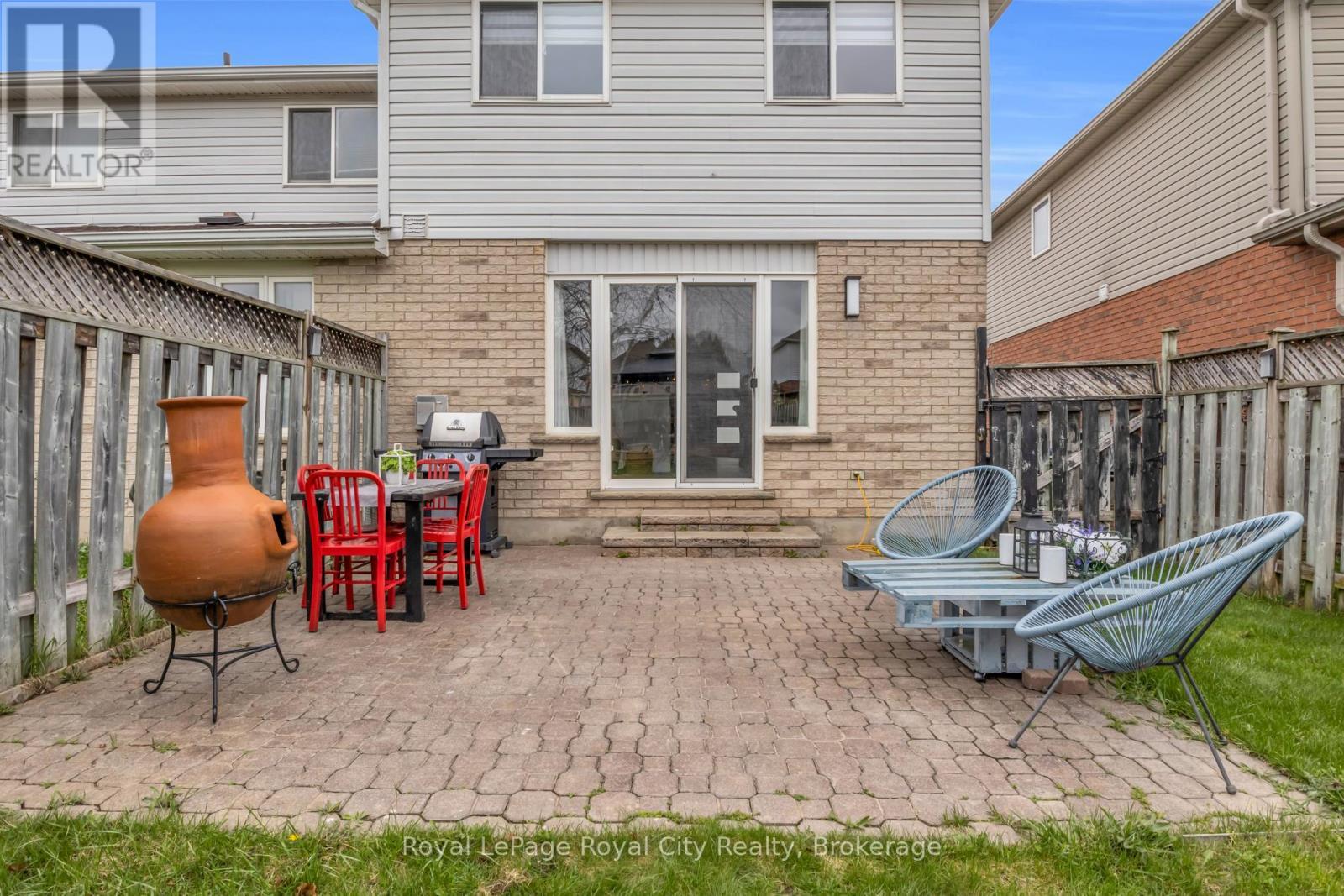 












155 STEPHANIE DRIVE

,
Guelph (Willow West/Sugarbush/West Acres),




Ontario
N1K1X7

