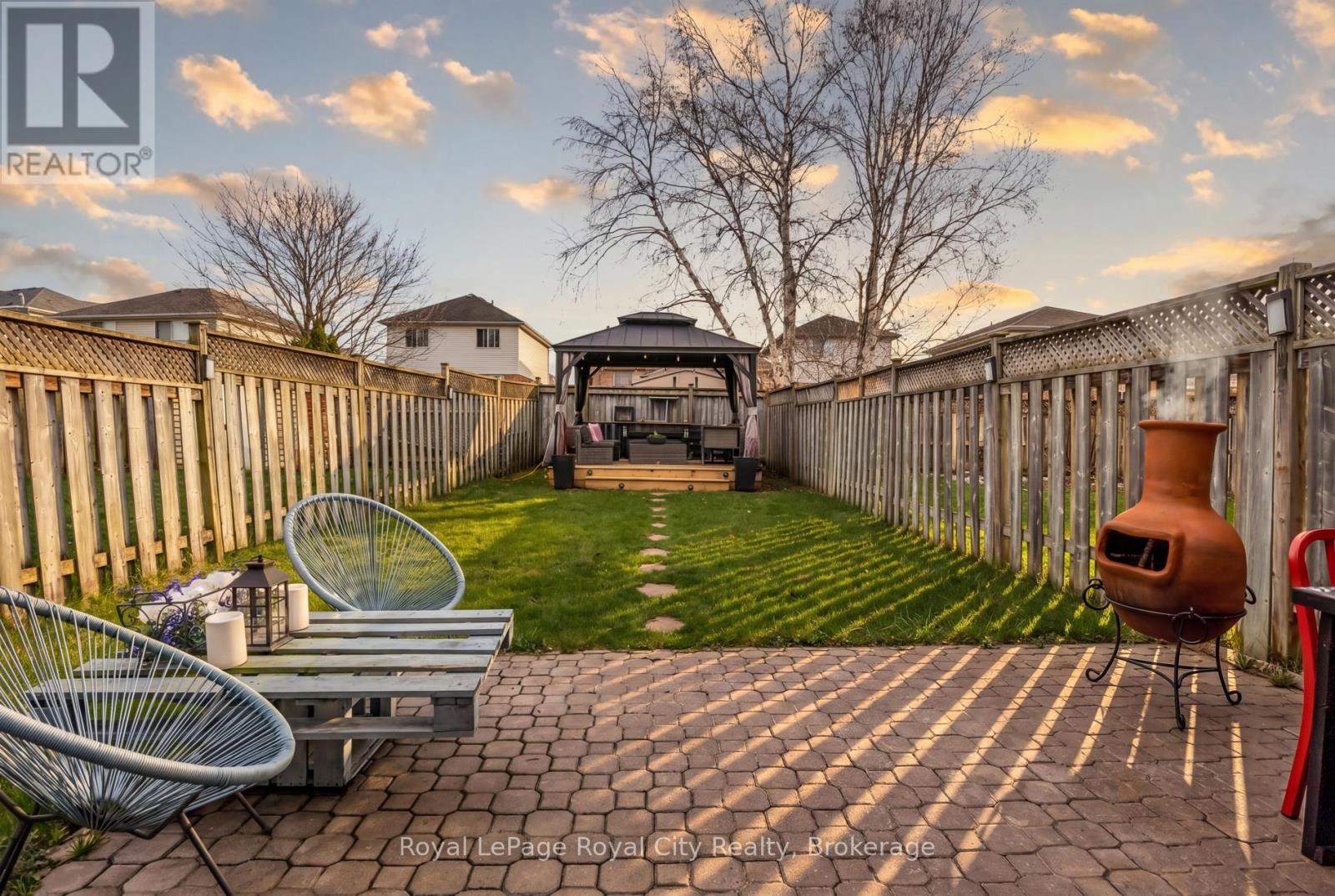 












155 STEPHANIE DRIVE

,
Guelph (Willow West/Sugarbush/West Acres),




Ontario
N1K1X7

