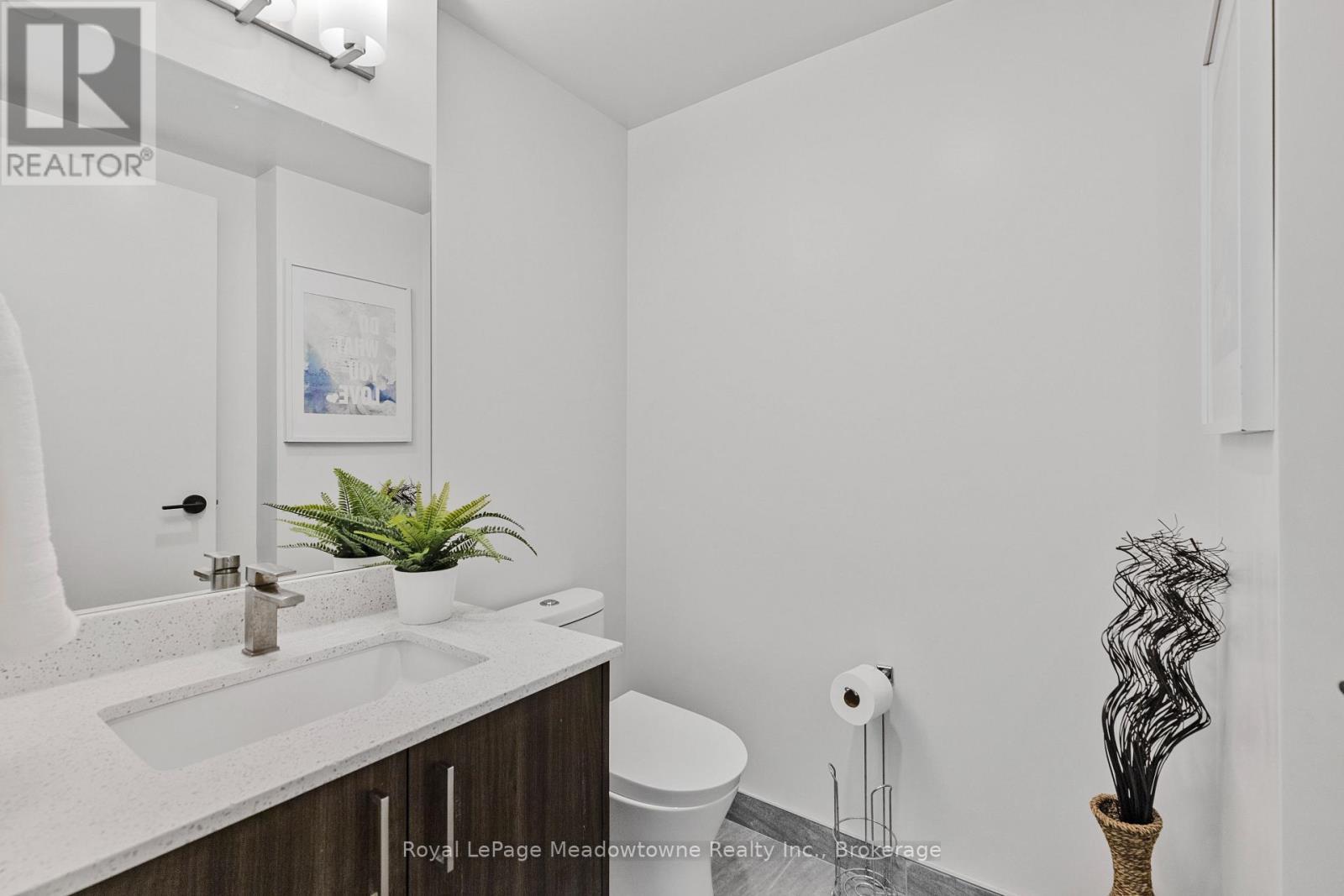 












TH 107 - 8010 DERRY ROAD

,
Milton (CO Coates),




Ontario
L9T2X5

