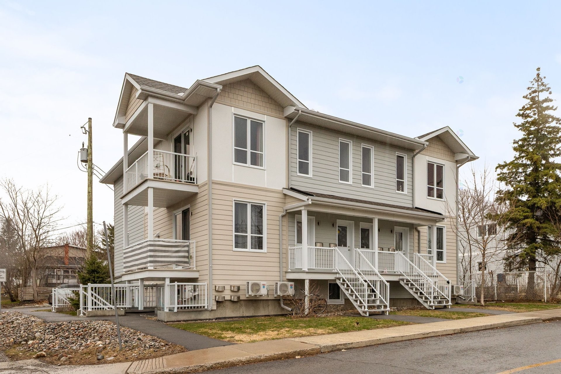 









15


Rue du Centre

,
Gatineau (Aylmer),




QC
J9H3A6

