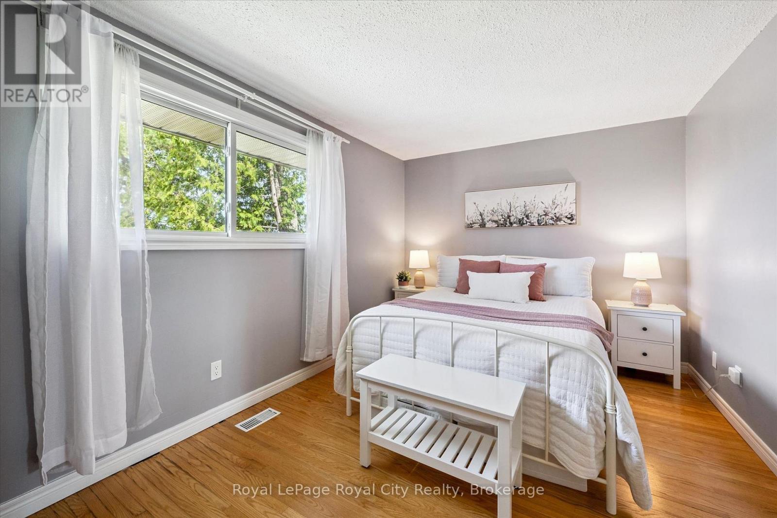 












23 - 41 RHONDA ROAD

,
Guelph (Willow West/Sugarbush/West Acres),




Ontario
N1H6H1

