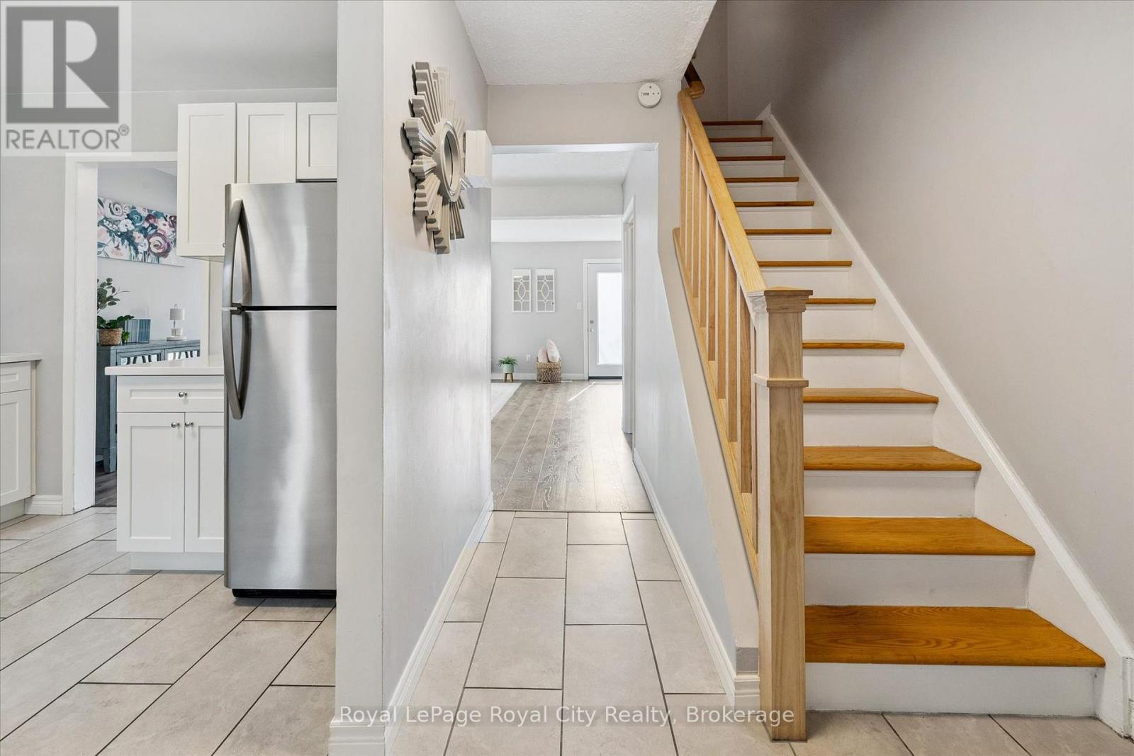 












23 - 41 RHONDA ROAD

,
Guelph (Willow West/Sugarbush/West Acres),




Ontario
N1H6H1

