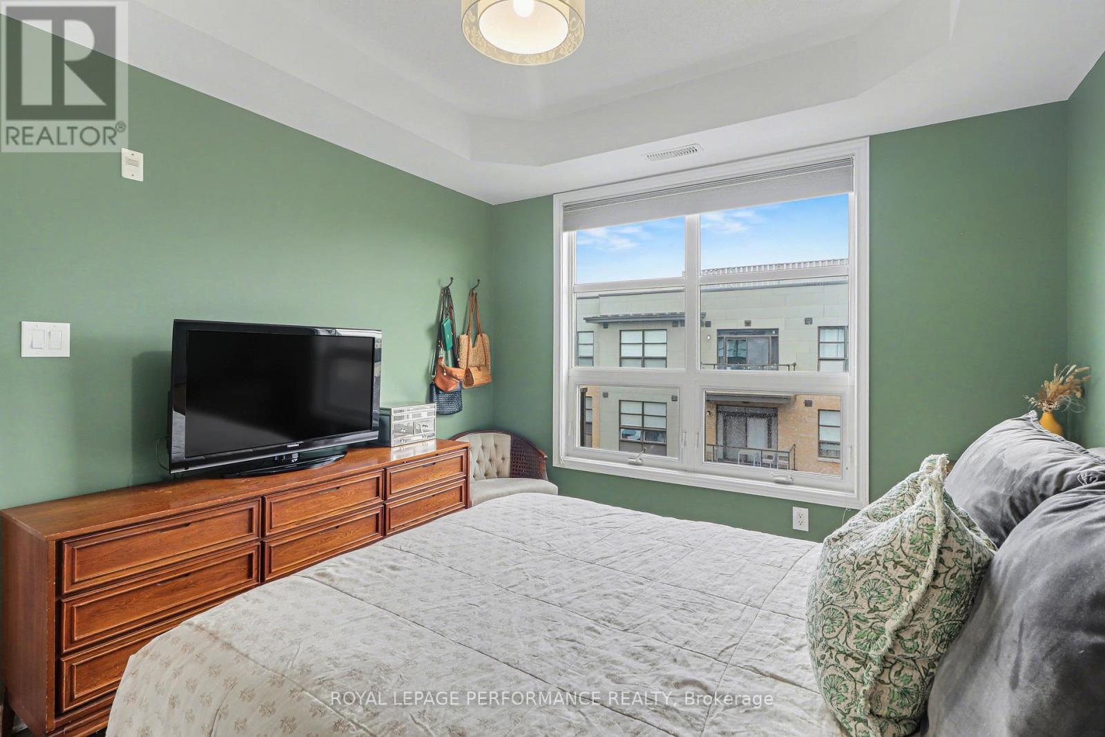 












403 - 120 MONTBLANC PRIVATE

,
Ottawa,




Ontario
K1C0B1

