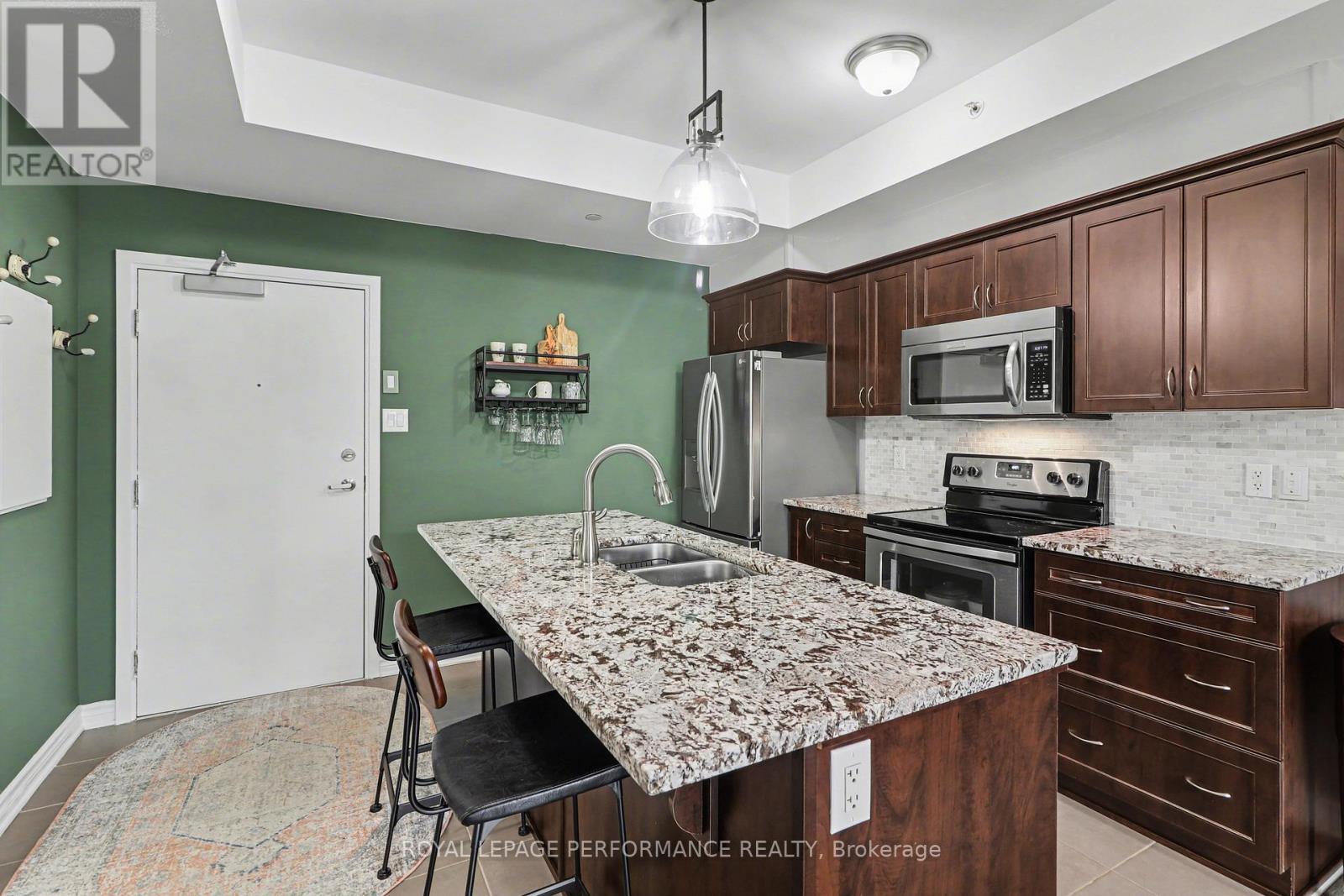 












403 - 120 MONTBLANC PRIVATE

,
Ottawa,




Ontario
K1C0B1

