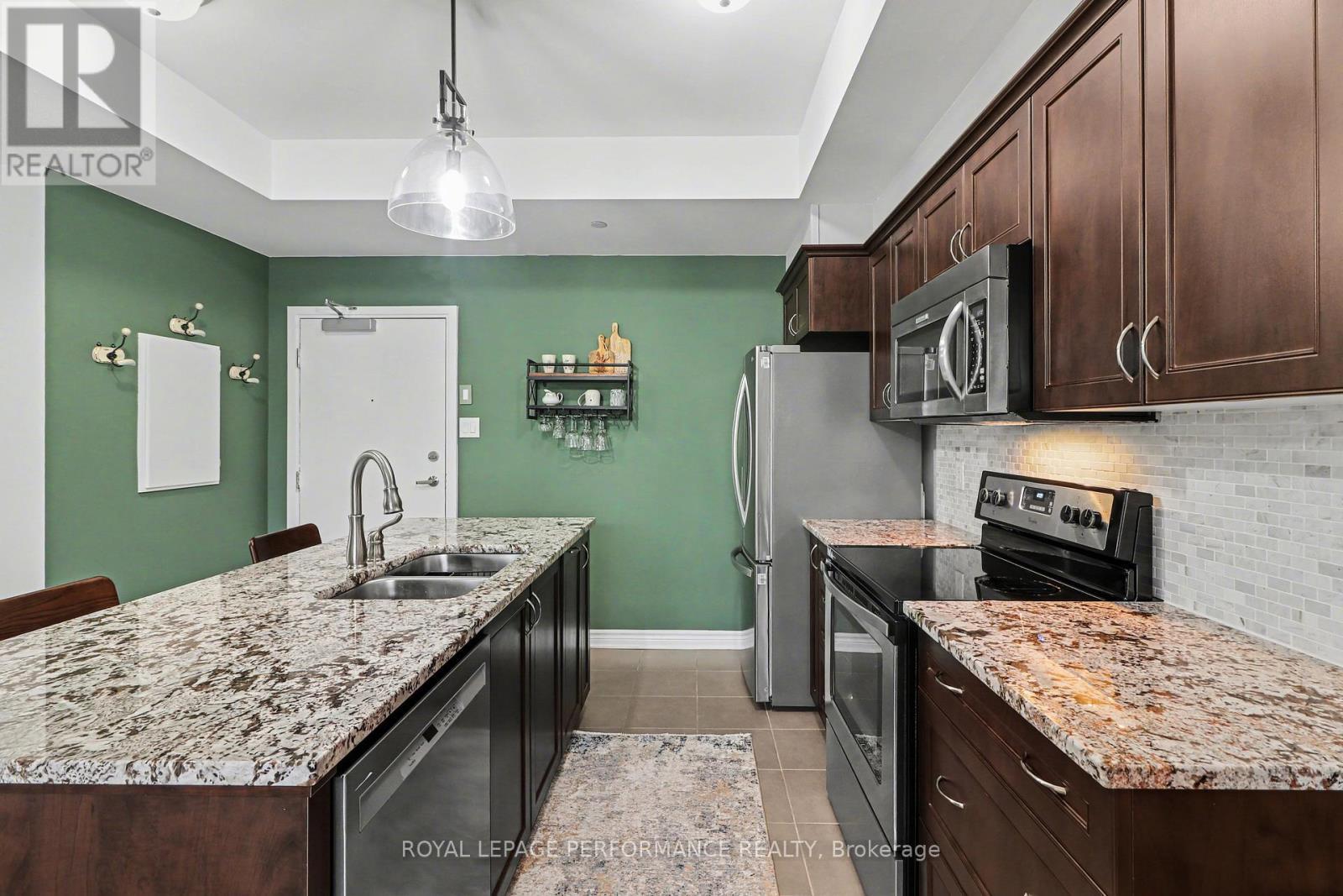 












403 - 120 MONTBLANC PRIVATE

,
Ottawa,




Ontario
K1C0B1

