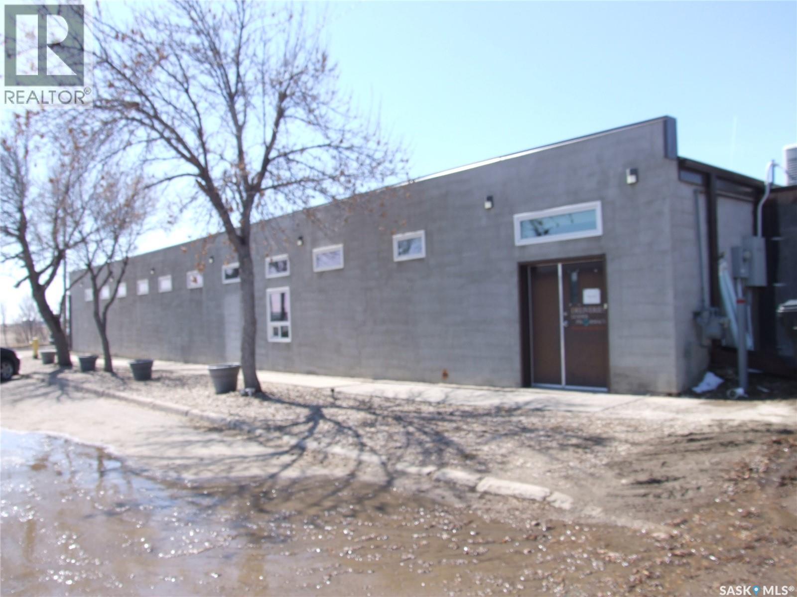 












100 1st AVENUE

,
Leader,




Saskatchewan
S0N1H0

