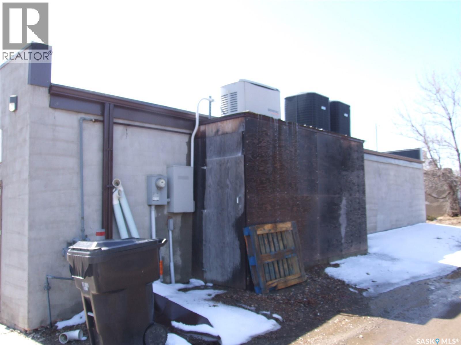 












100 1st AVENUE

,
Leader,




Saskatchewan
S0N1H0

