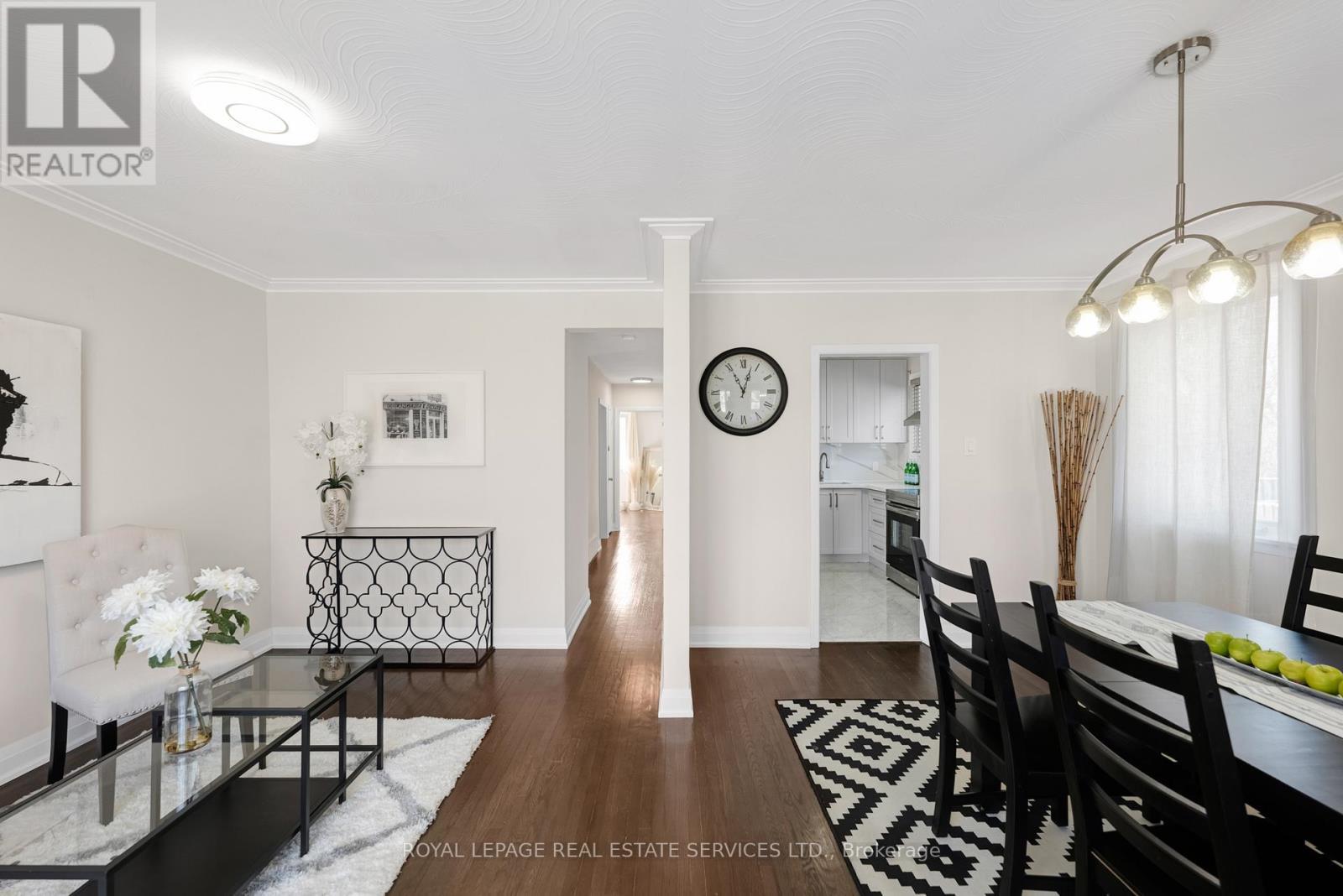 












1038 ALEXANDRA AVENUE

,
Mississauga,




Ontario
L5E1Z8

