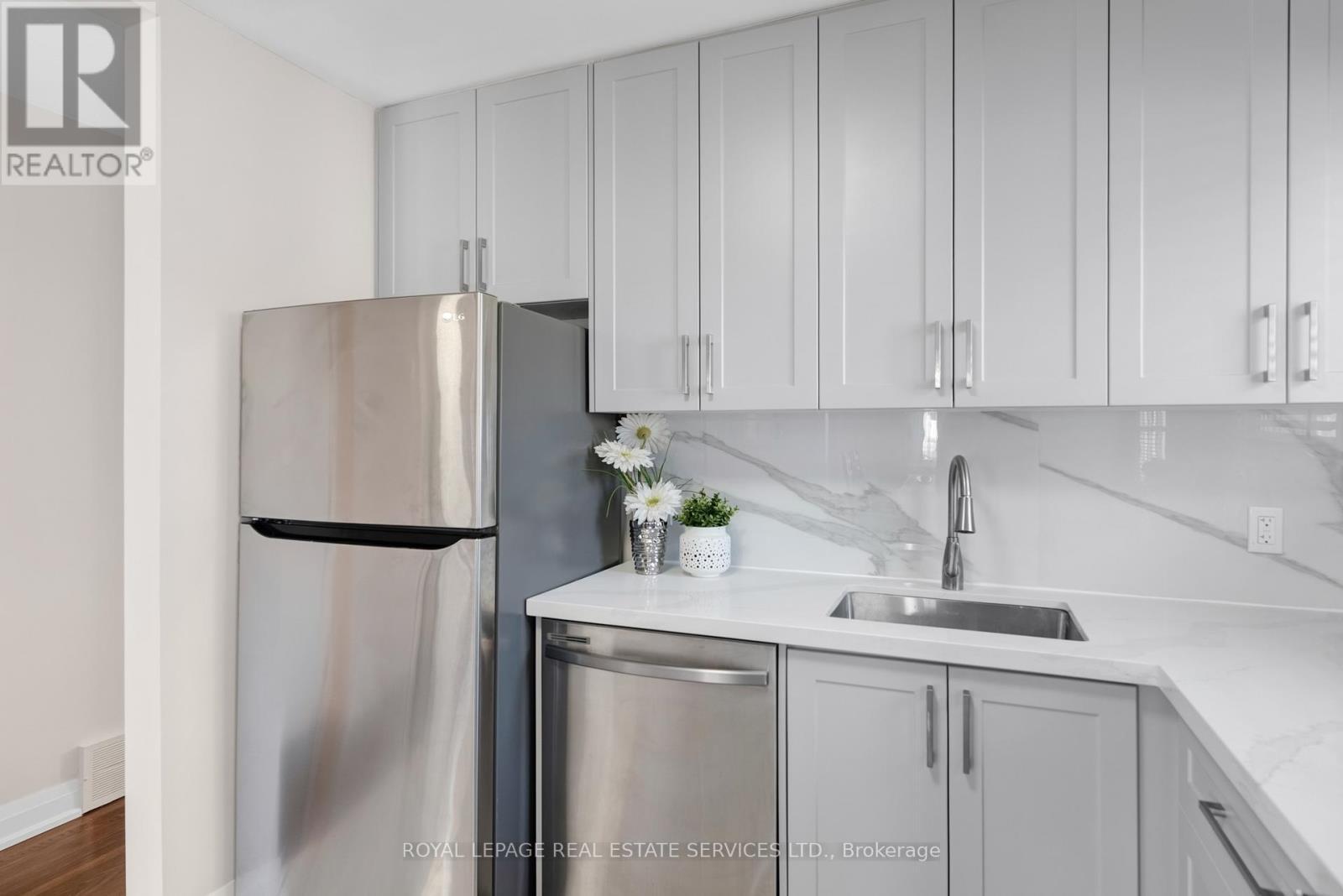 












1038 ALEXANDRA AVENUE

,
Mississauga,




Ontario
L5E1Z8


