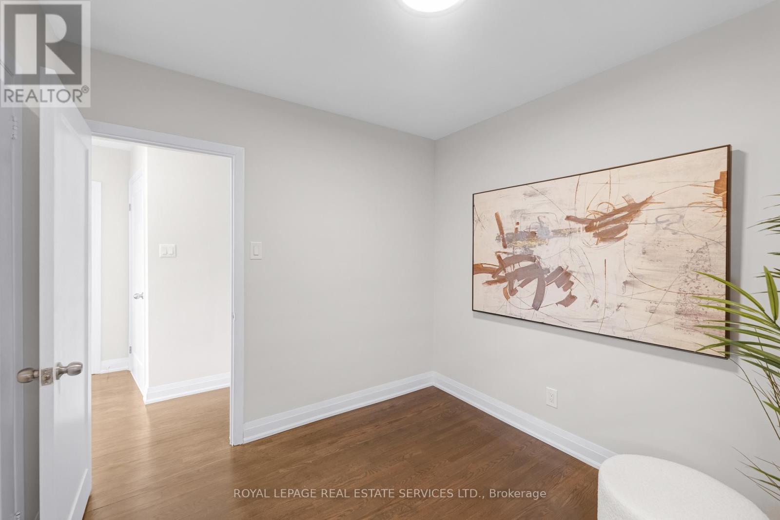 












1038 ALEXANDRA AVENUE

,
Mississauga,




Ontario
L5E1Z8

