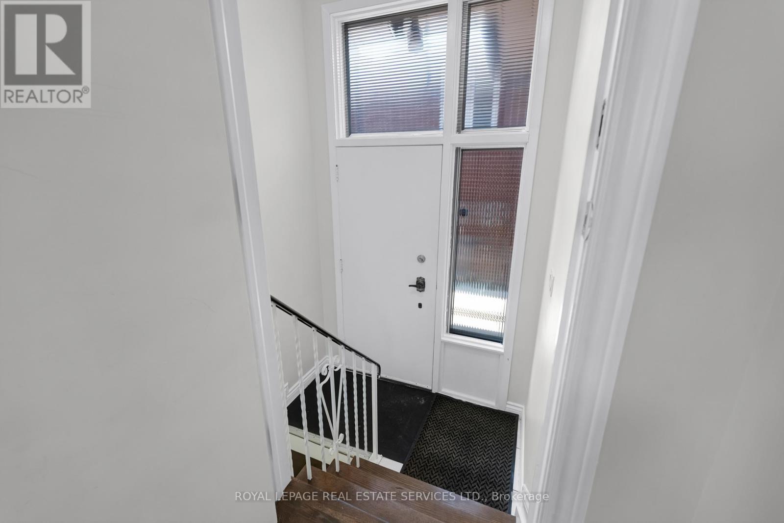 












1038 ALEXANDRA AVENUE

,
Mississauga,




Ontario
L5E1Z8

