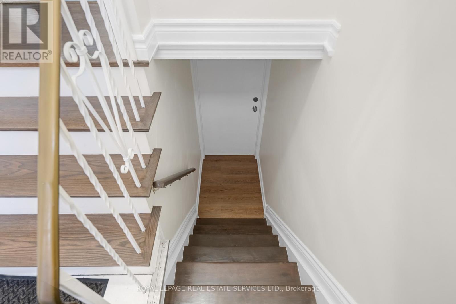 












1038 ALEXANDRA AVENUE

,
Mississauga,




Ontario
L5E1Z8


