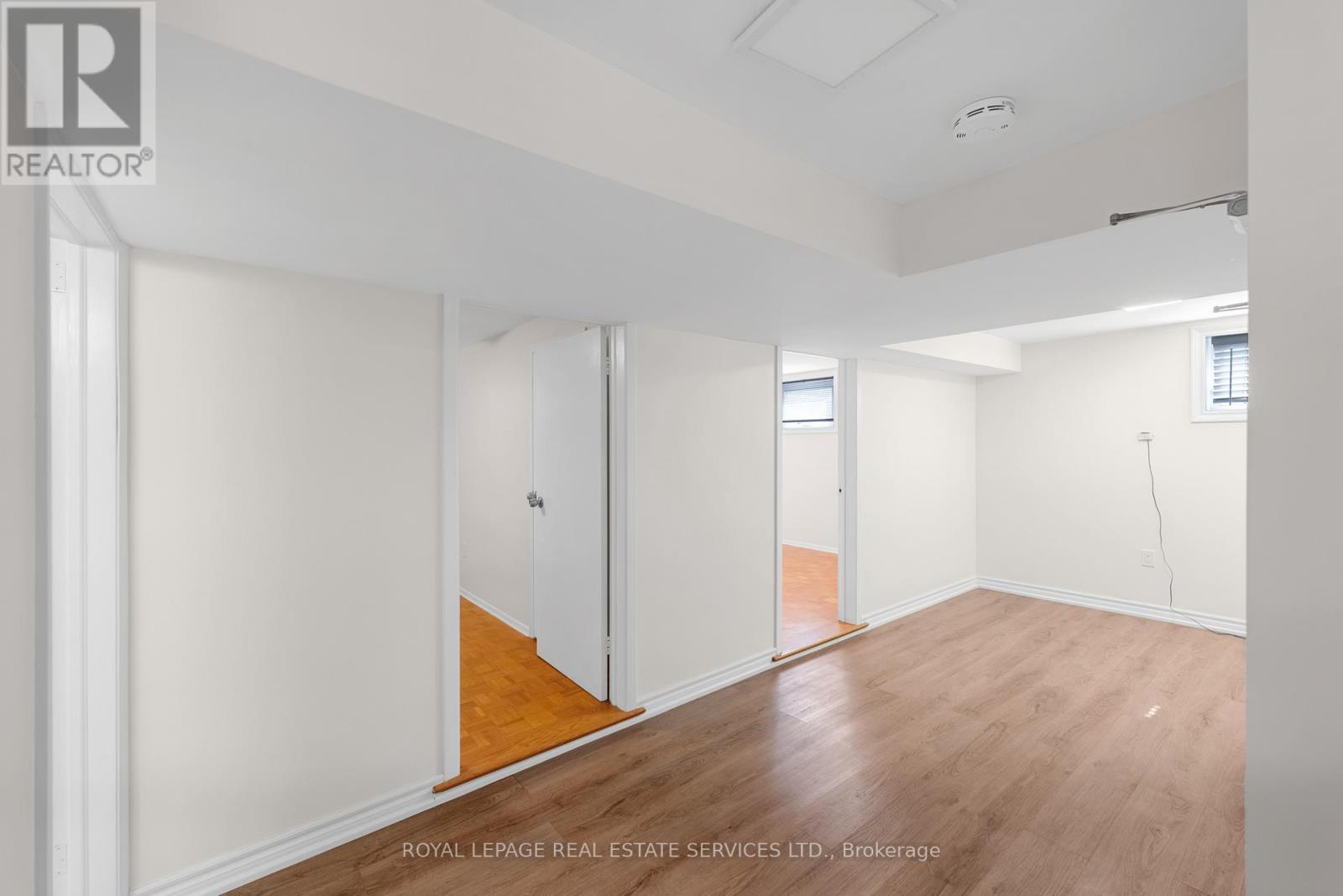 












1038 ALEXANDRA AVENUE

,
Mississauga,




Ontario
L5E1Z8

