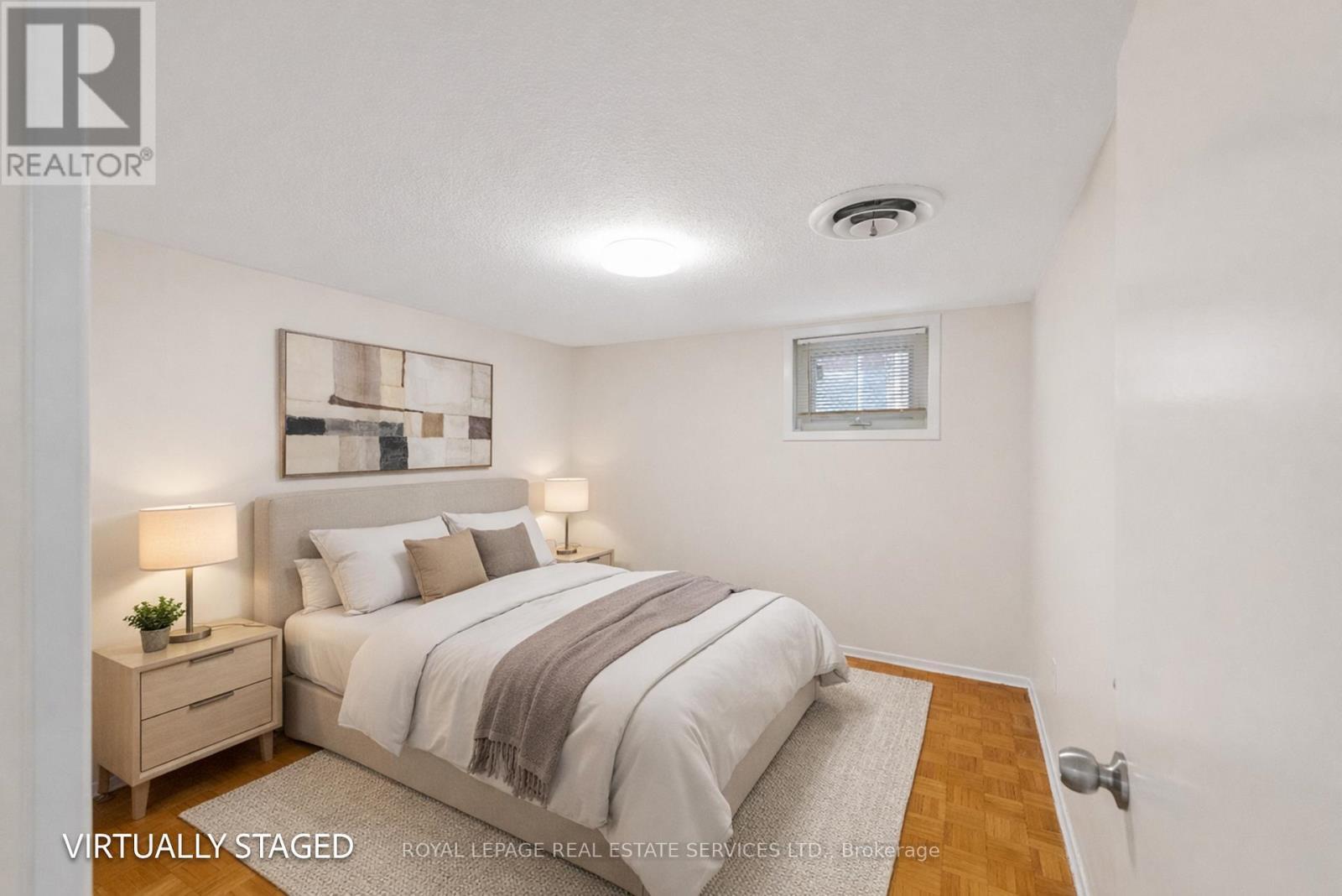 












1038 ALEXANDRA AVENUE

,
Mississauga,




Ontario
L5E1Z8

