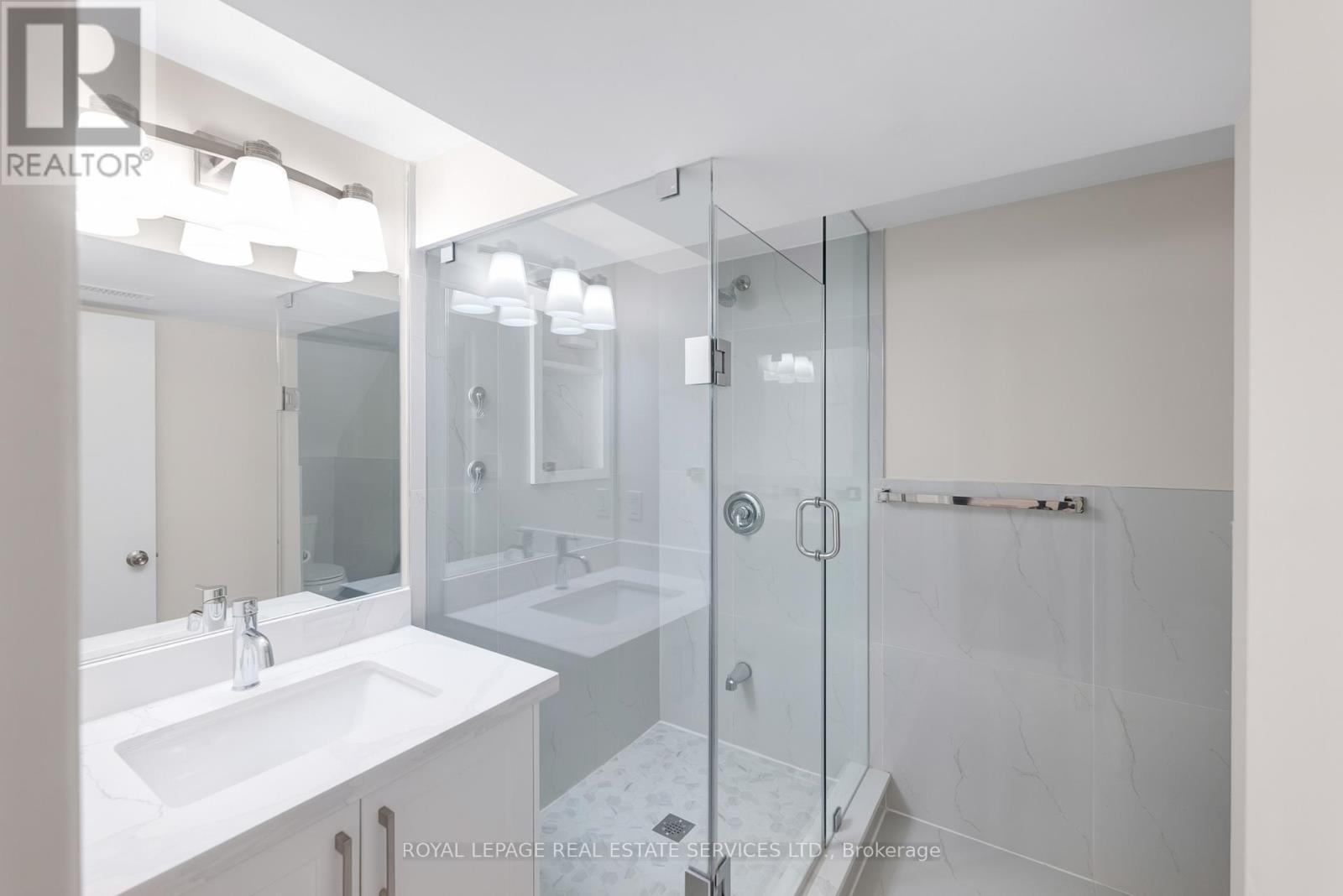 












1038 ALEXANDRA AVENUE

,
Mississauga,




Ontario
L5E1Z8

