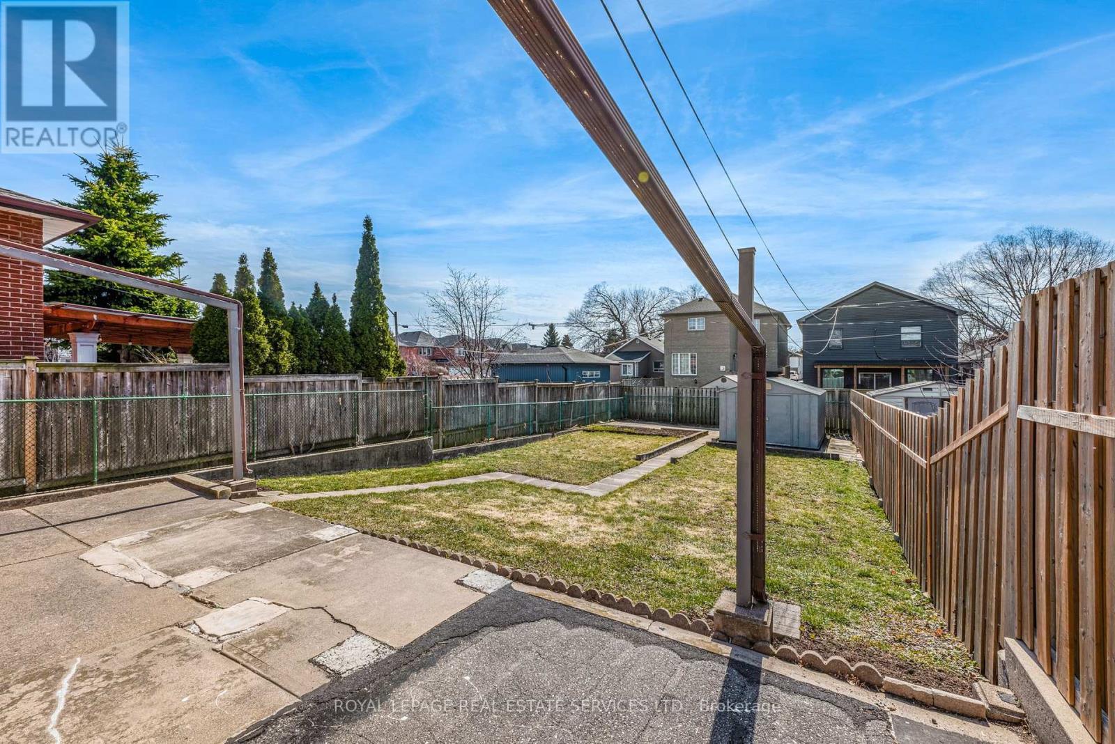 












1038 ALEXANDRA AVENUE

,
Mississauga,




Ontario
L5E1Z8

