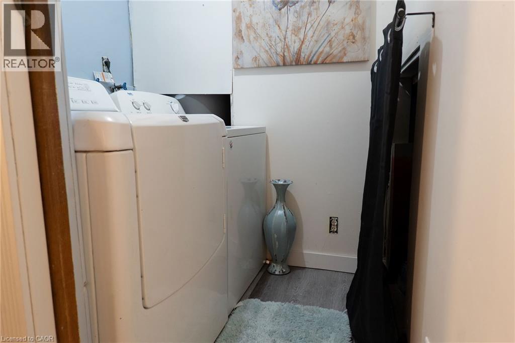 












717 KNOX Avenue

,
Hamilton,




Ontario
L8H6K7

