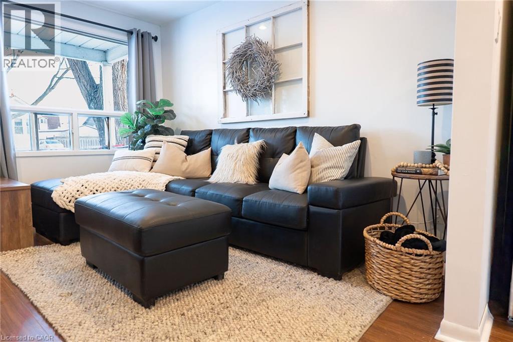 












717 KNOX Avenue

,
Hamilton,




Ontario
L8H6K7

