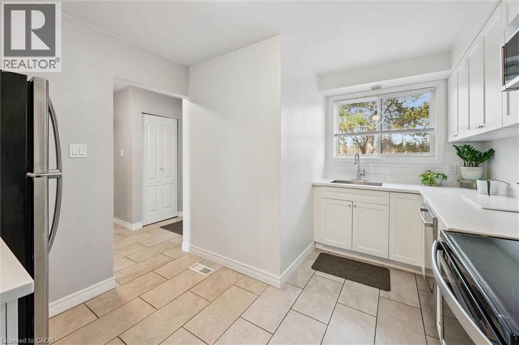 












41 RHONDA Road Unit# 23

,
Guelph,




Ontario
N1H6H1

