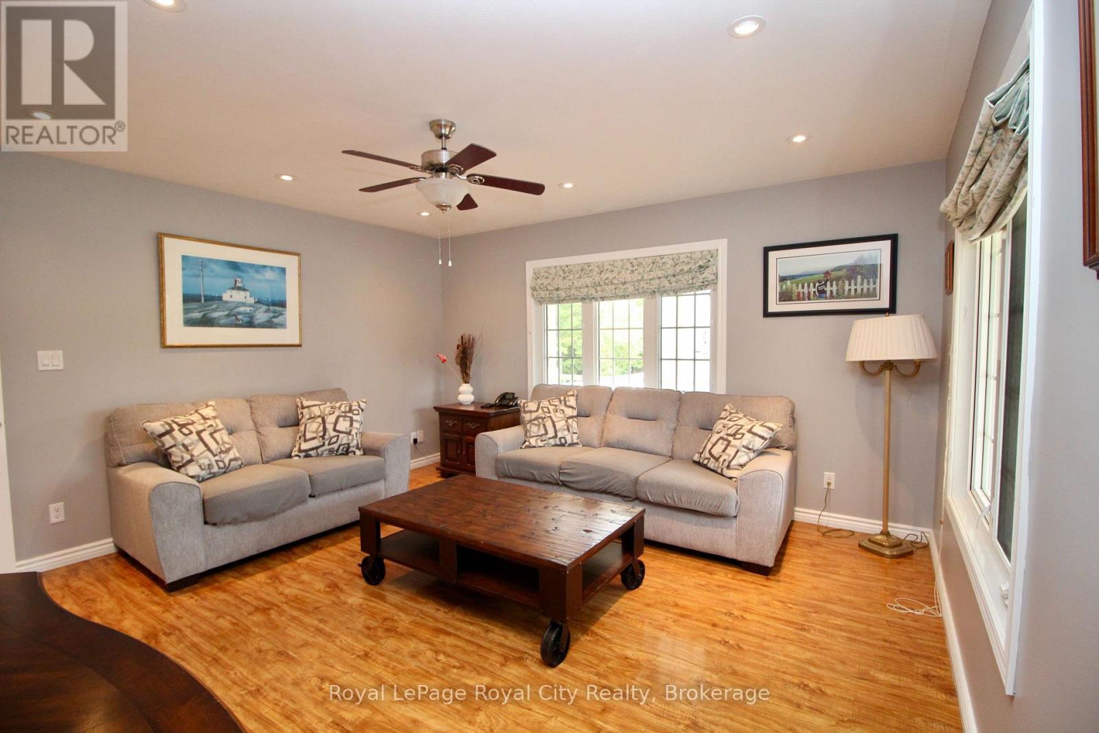 












13 ELGIN STREET

,
Northern Bruce Peninsula,




Ontario
N0H2R0

