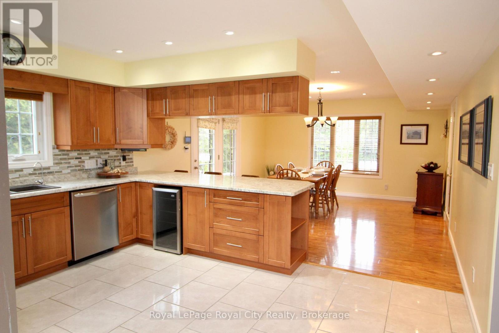 












13 ELGIN STREET

,
Northern Bruce Peninsula,




Ontario
N0H2R0

