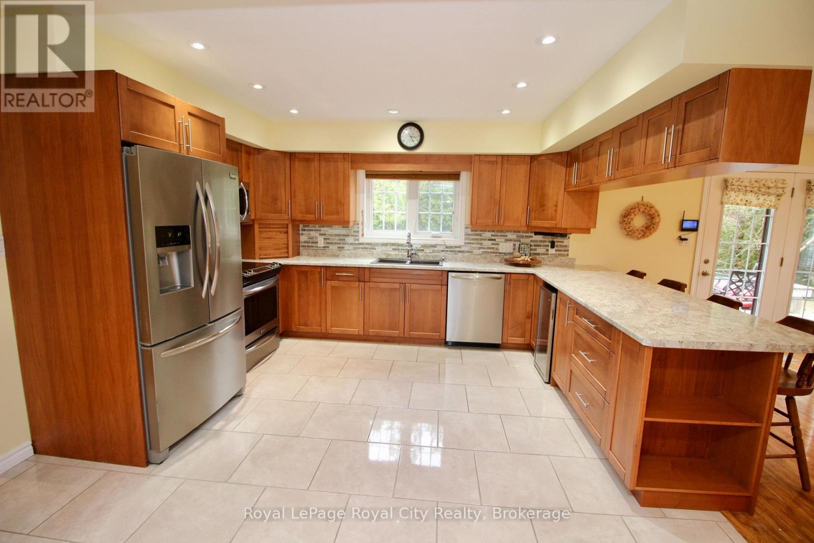 












13 ELGIN STREET

,
Northern Bruce Peninsula,




Ontario
N0H2R0

