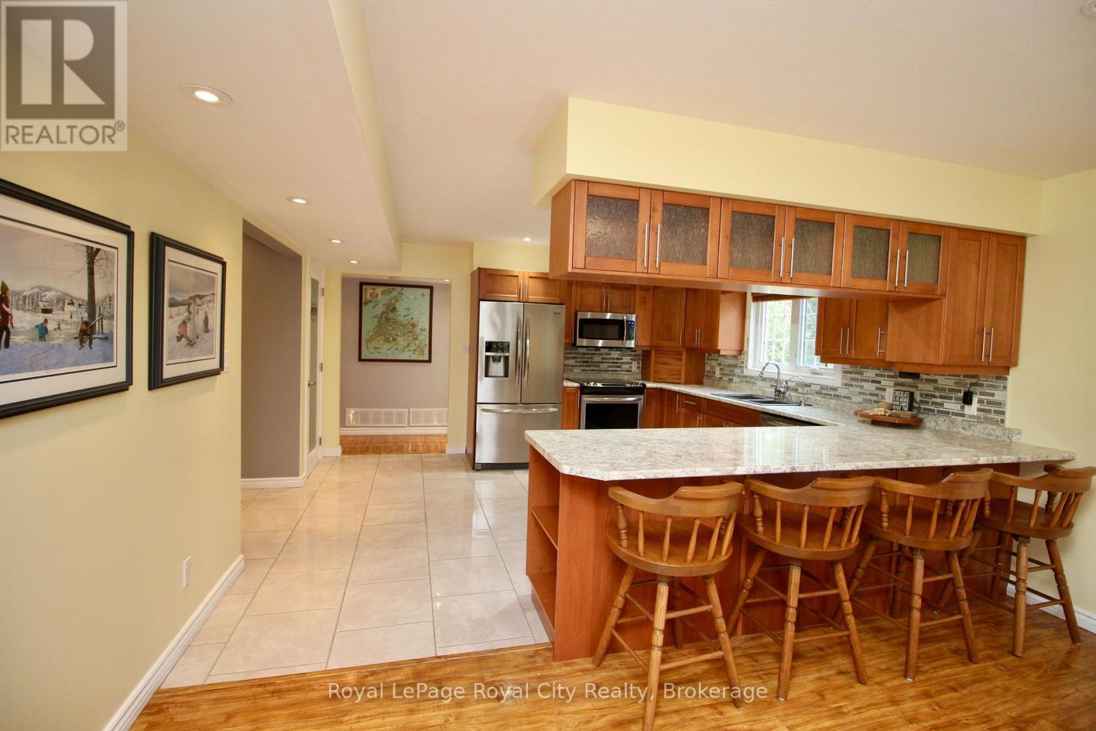 












13 ELGIN STREET

,
Northern Bruce Peninsula,




Ontario
N0H2R0

