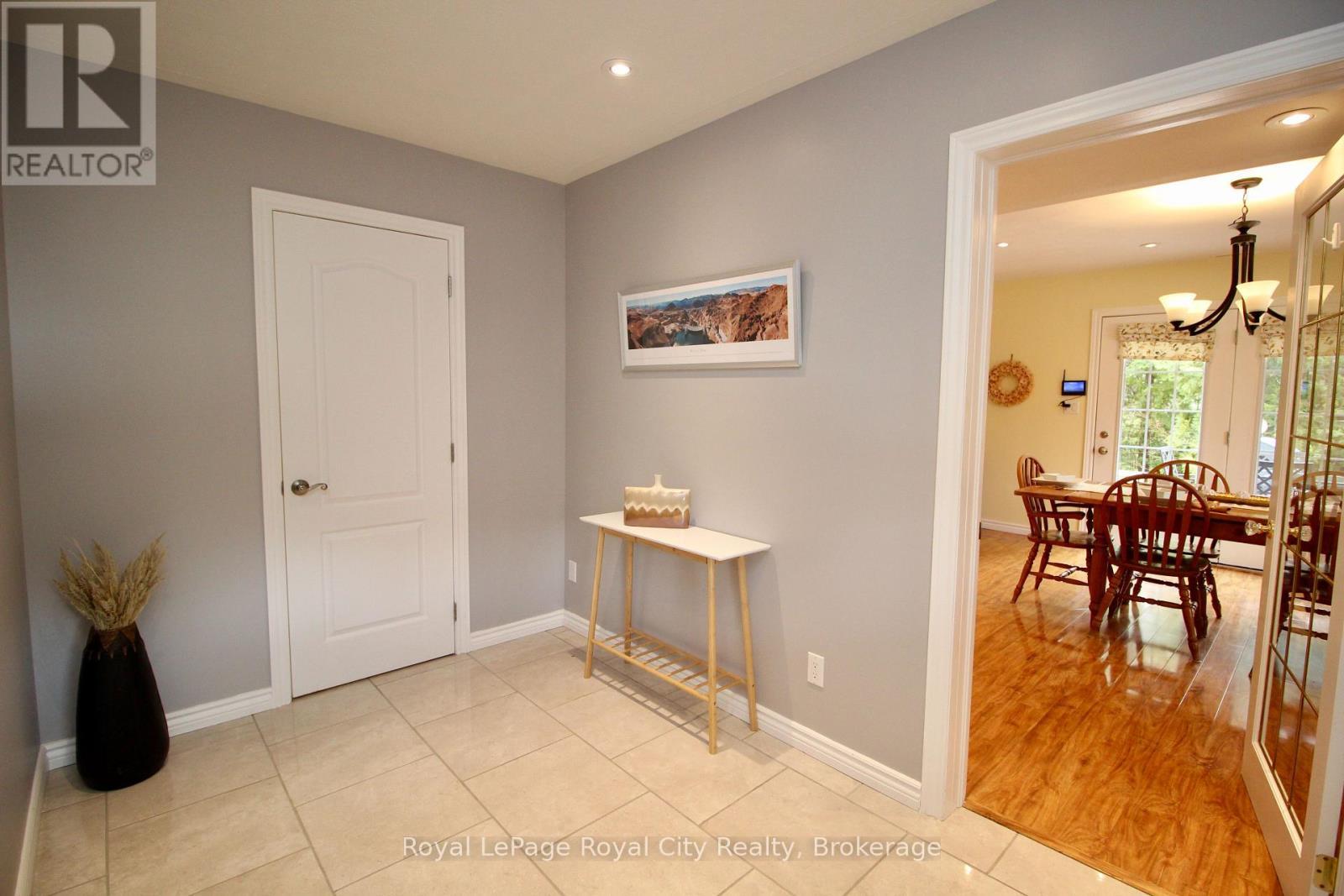 












13 ELGIN STREET

,
Northern Bruce Peninsula,




Ontario
N0H2R0

