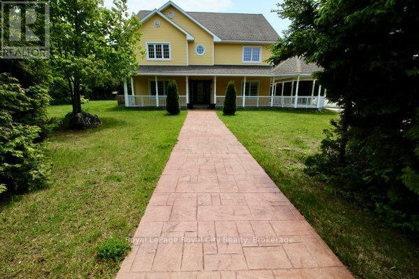 












13 ELGIN STREET

,
Northern Bruce Peninsula,




Ontario
N0H2R0

