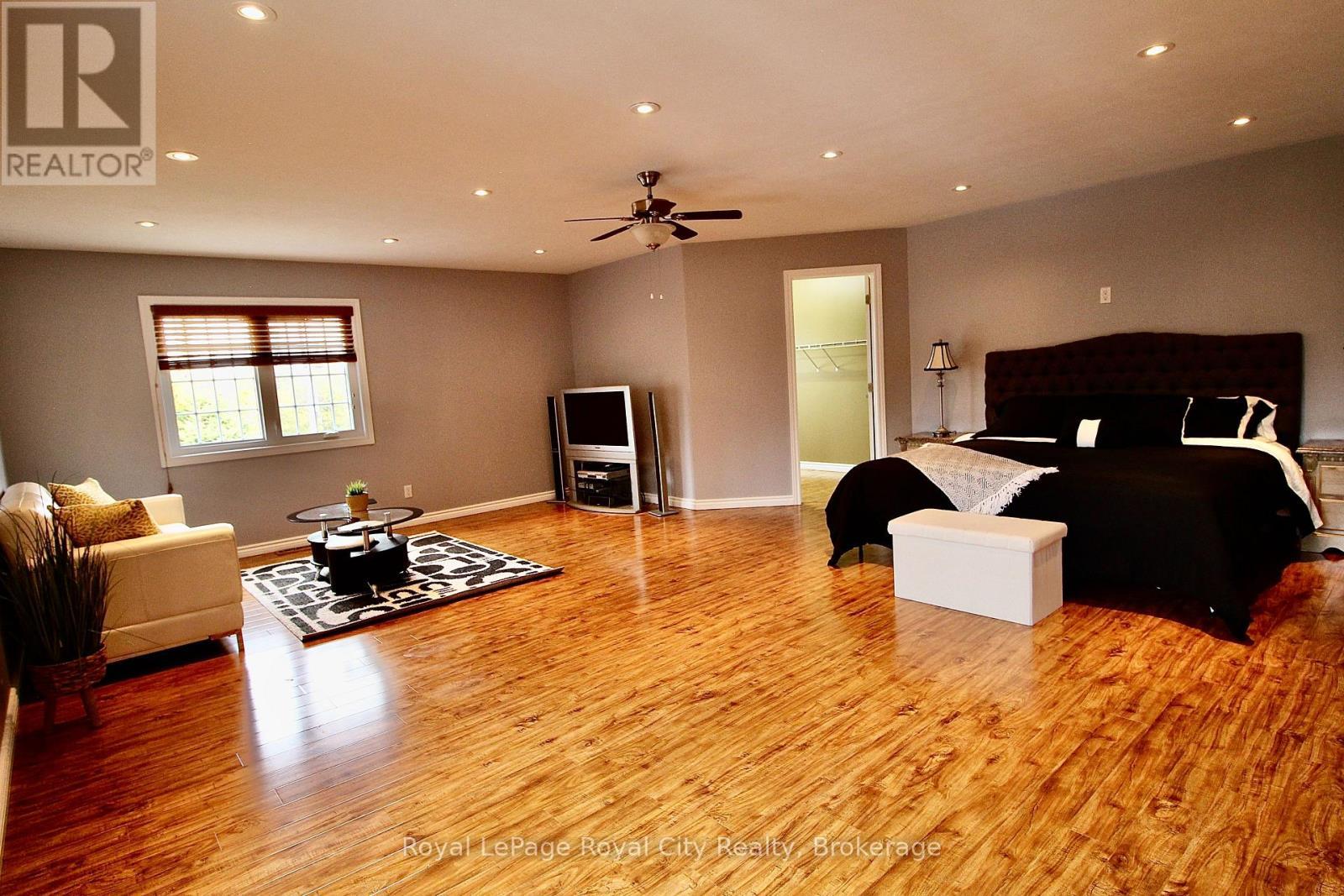 












13 ELGIN STREET

,
Northern Bruce Peninsula,




Ontario
N0H2R0


