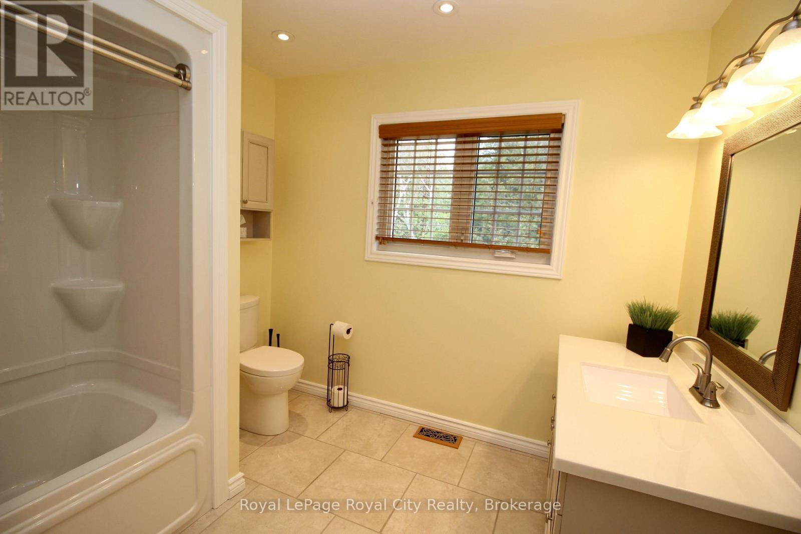 












13 ELGIN STREET

,
Northern Bruce Peninsula,




Ontario
N0H2R0

