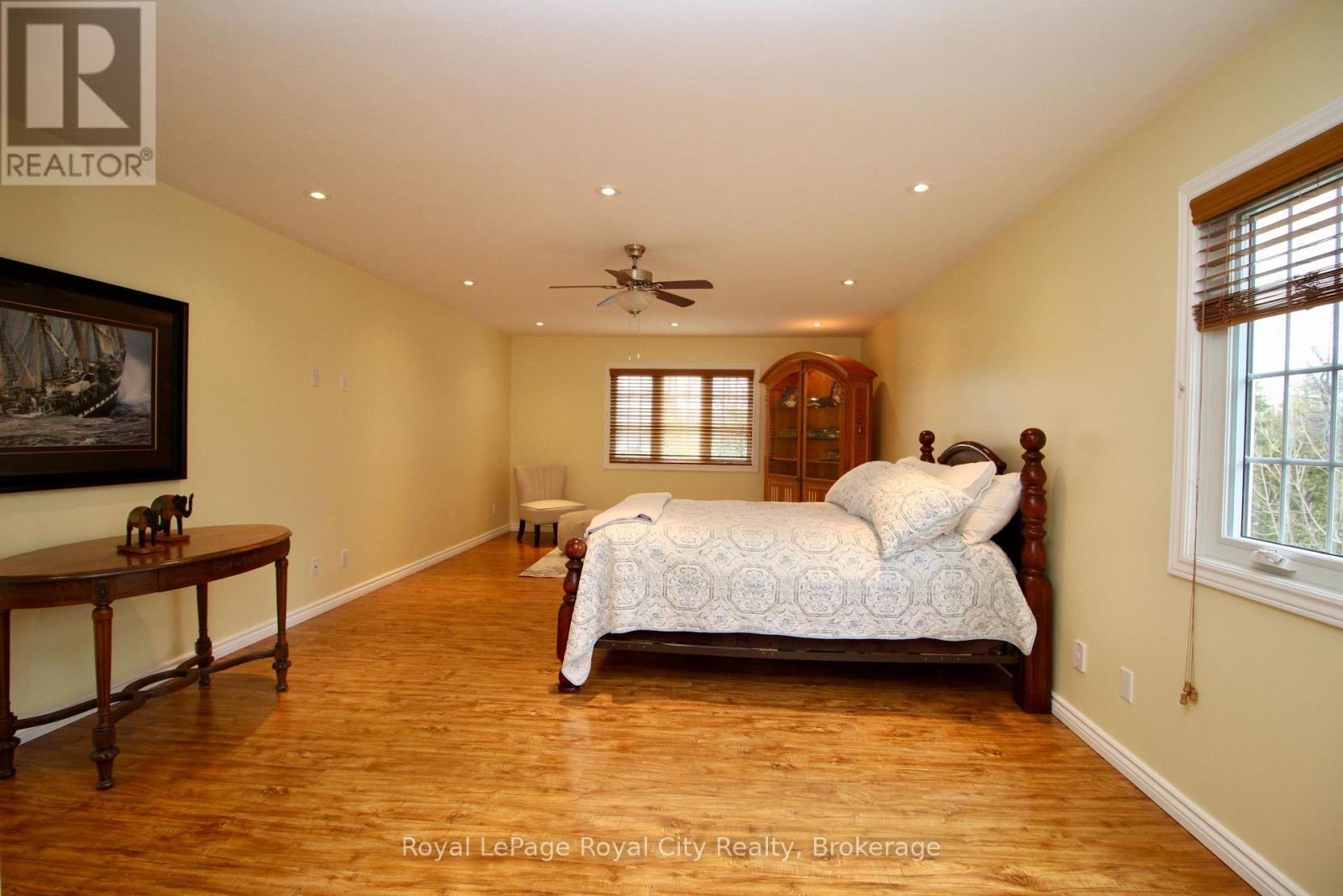 












13 ELGIN STREET

,
Northern Bruce Peninsula,




Ontario
N0H2R0

