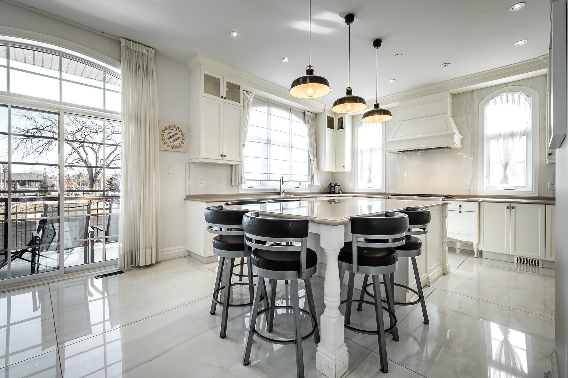 









5763


Ch. Jubilee

,
Côte-Saint-Luc,




QC
H4W0A7

