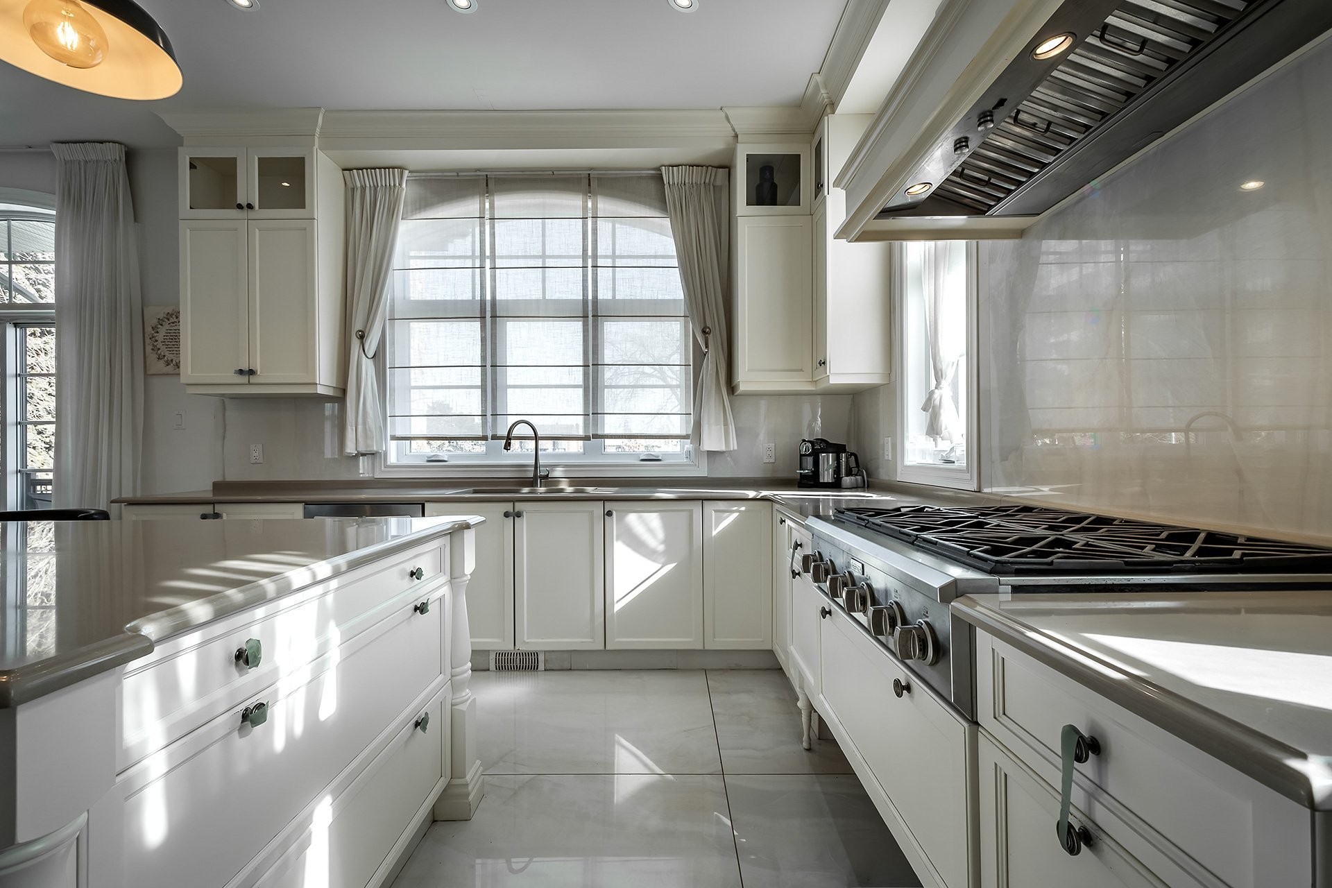 









5763


Ch. Jubilee

,
Côte-Saint-Luc,




QC
H4W0A7

