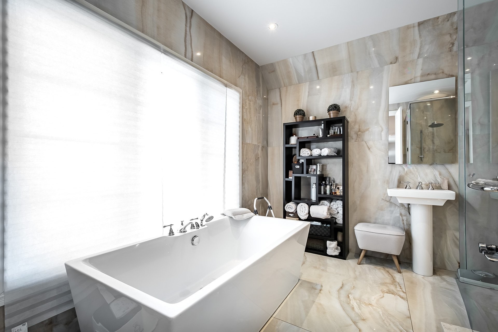 









5763


Ch. Jubilee

,
Côte-Saint-Luc,




QC
H4W0A7

