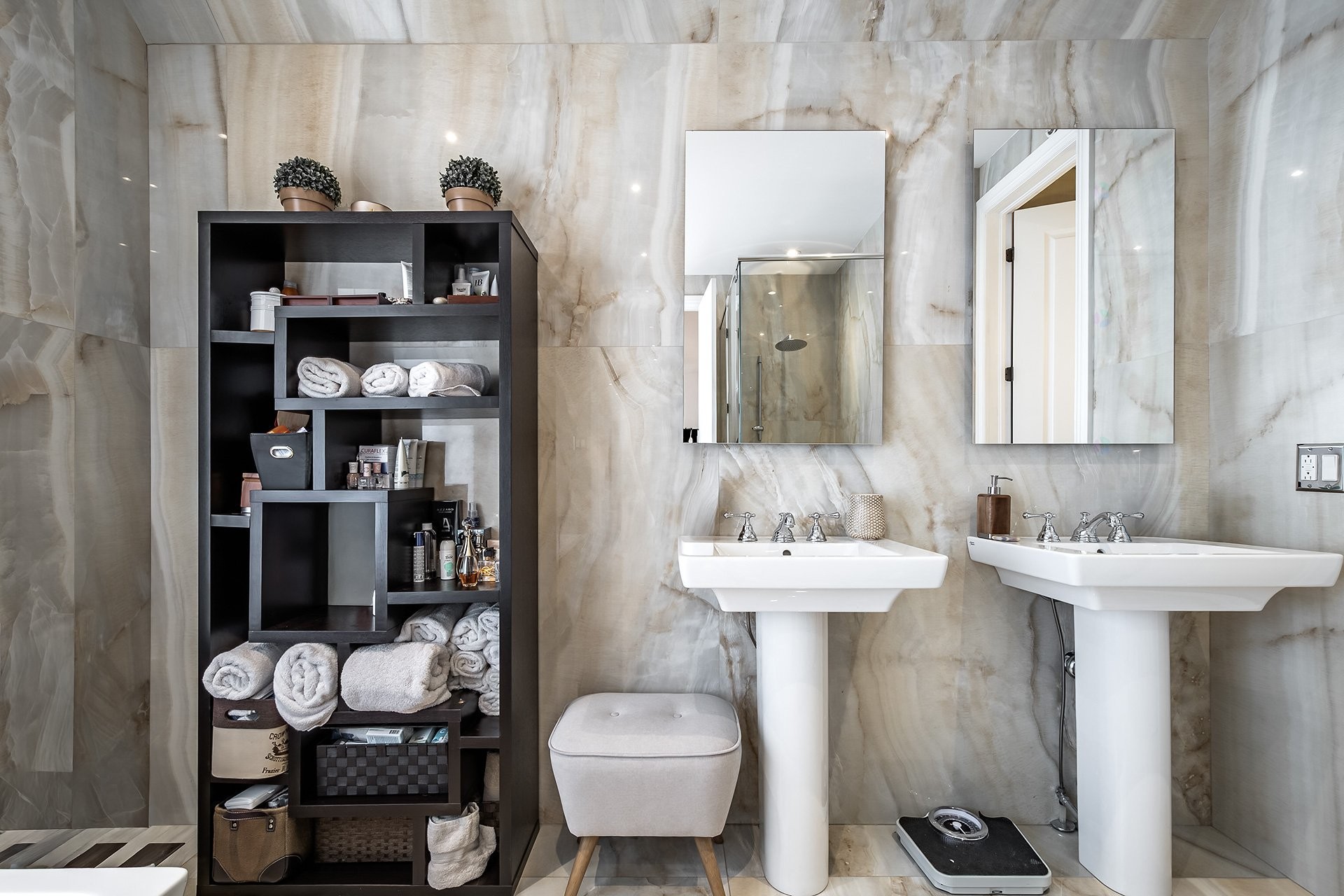 









5763


Ch. Jubilee

,
Côte-Saint-Luc,




QC
H4W0A7

