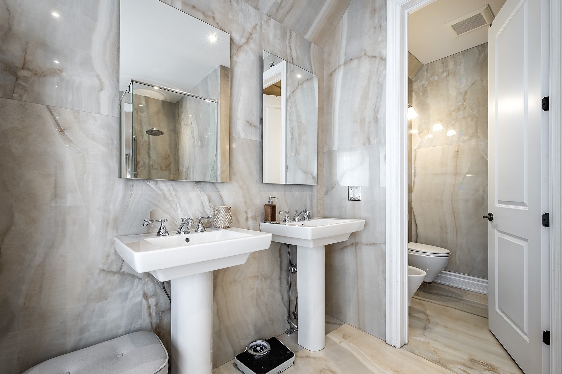 









5763


Ch. Jubilee

,
Côte-Saint-Luc,




QC
H4W0A7

