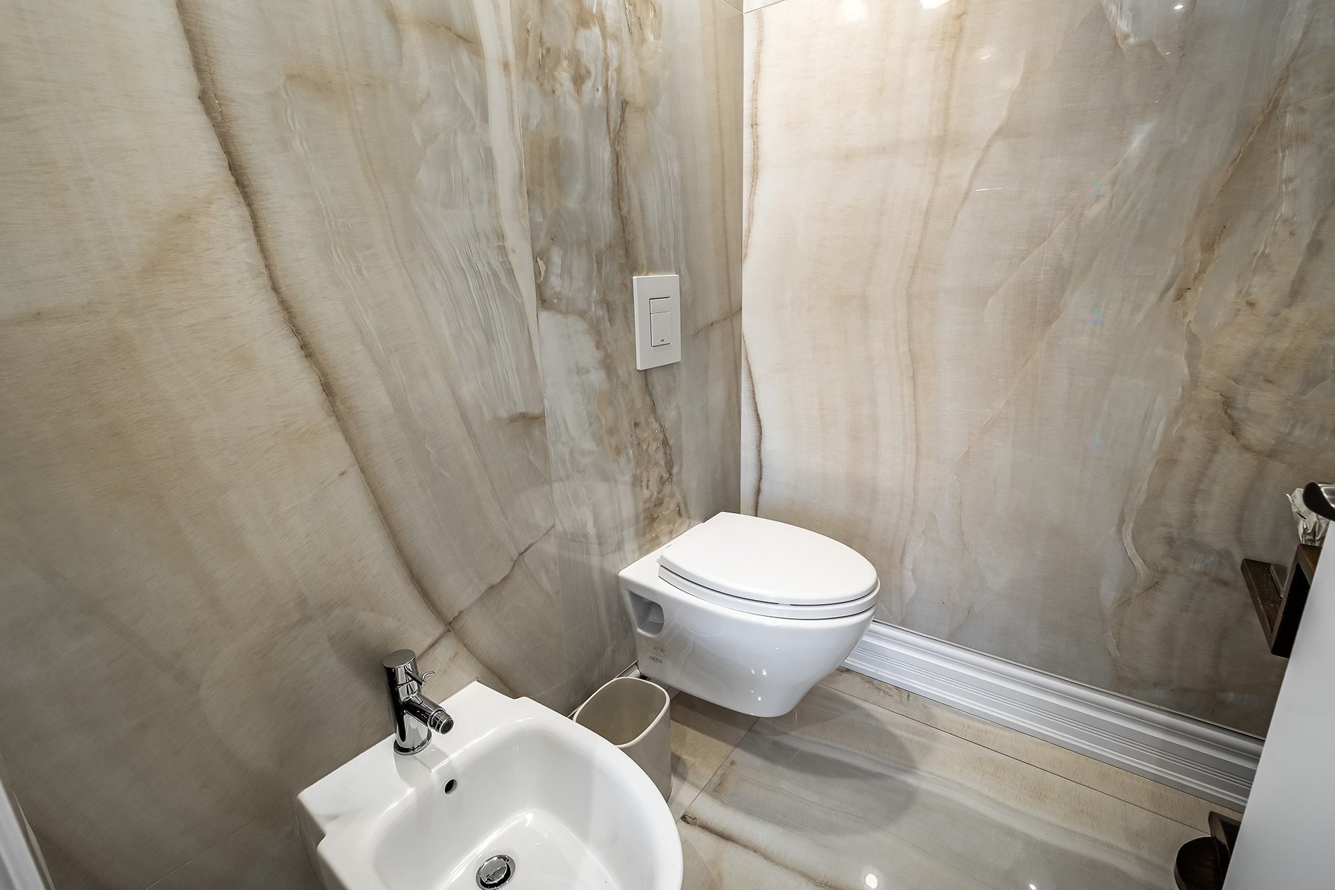 









5763


Ch. Jubilee

,
Côte-Saint-Luc,




QC
H4W0A7

