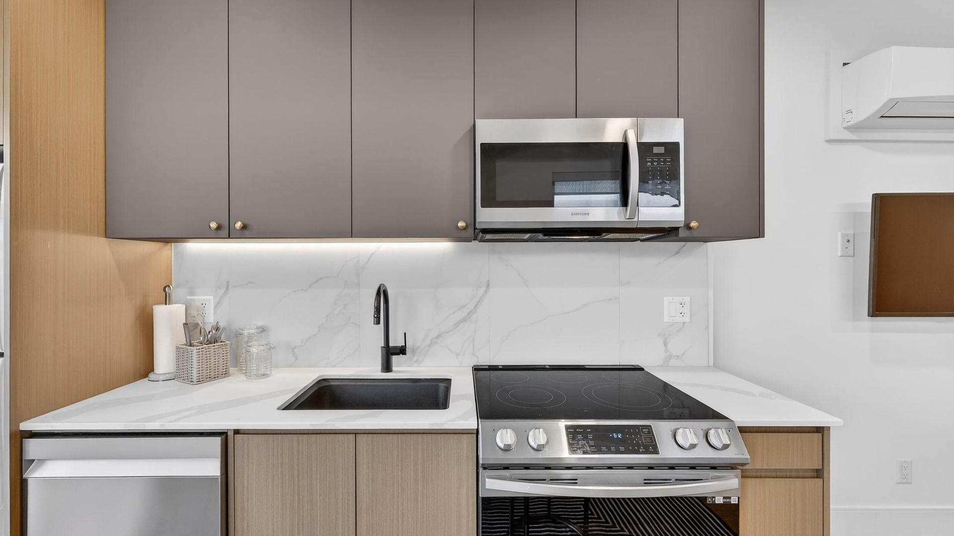









720


KLO

Road, 418,
Kelowna,




BC
V1Y 4X5

