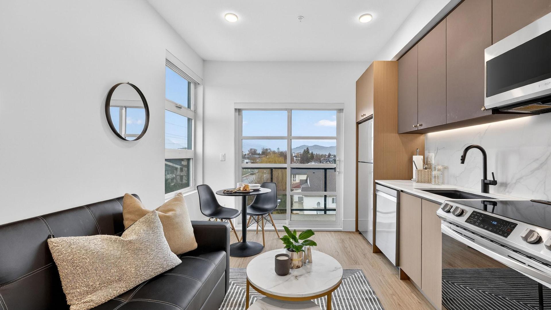









720


KLO

Road, 418,
Kelowna,




BC
V1Y 4X5

