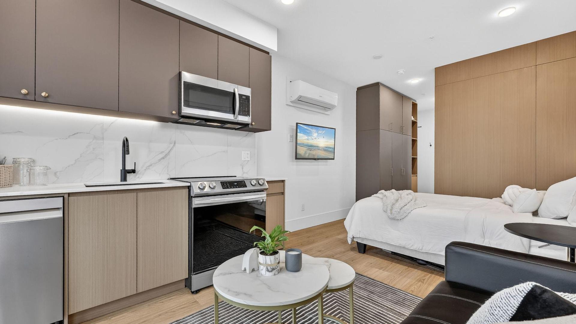 









720


KLO

Road, 418,
Kelowna,




BC
V1Y 4X5

