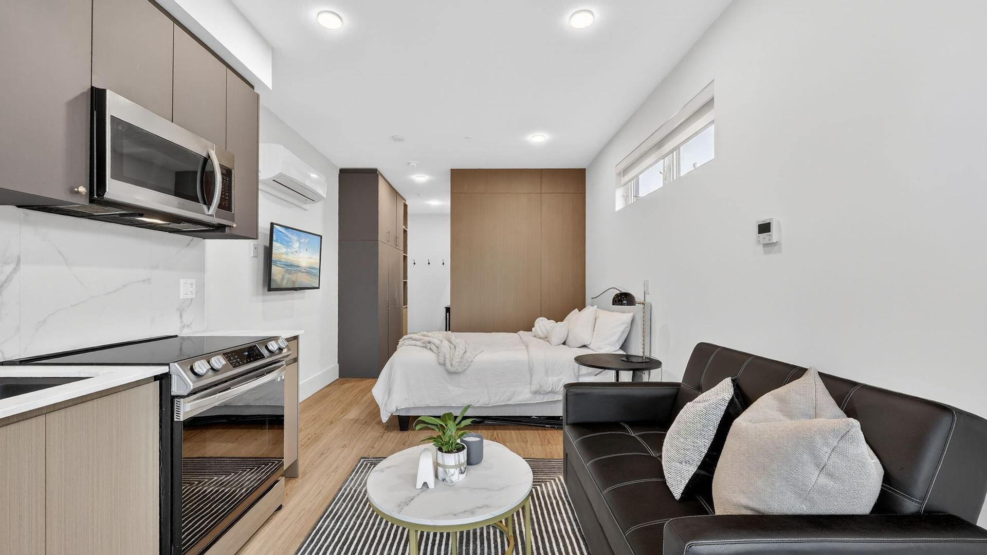 









720


KLO

Road, 418,
Kelowna,




BC
V1Y 4X5


