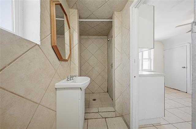 









965


Alfred

AVE,
Winnipeg,




MB
R2X 0V1

