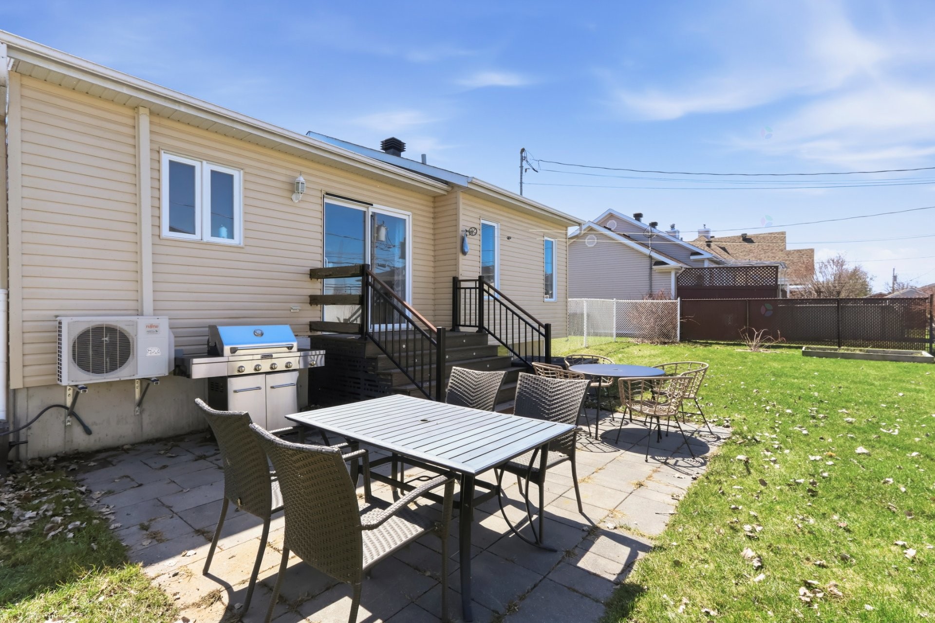 









2


Rue des Jacinthes

,
Salaberry-de-Valleyfield,




QC
J6S6V2

