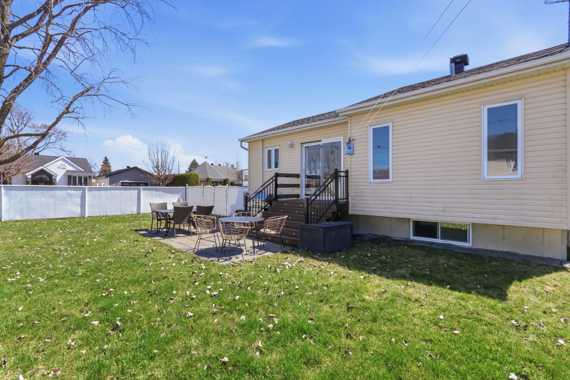 









2


Rue des Jacinthes

,
Salaberry-de-Valleyfield,




QC
J6S6V2

