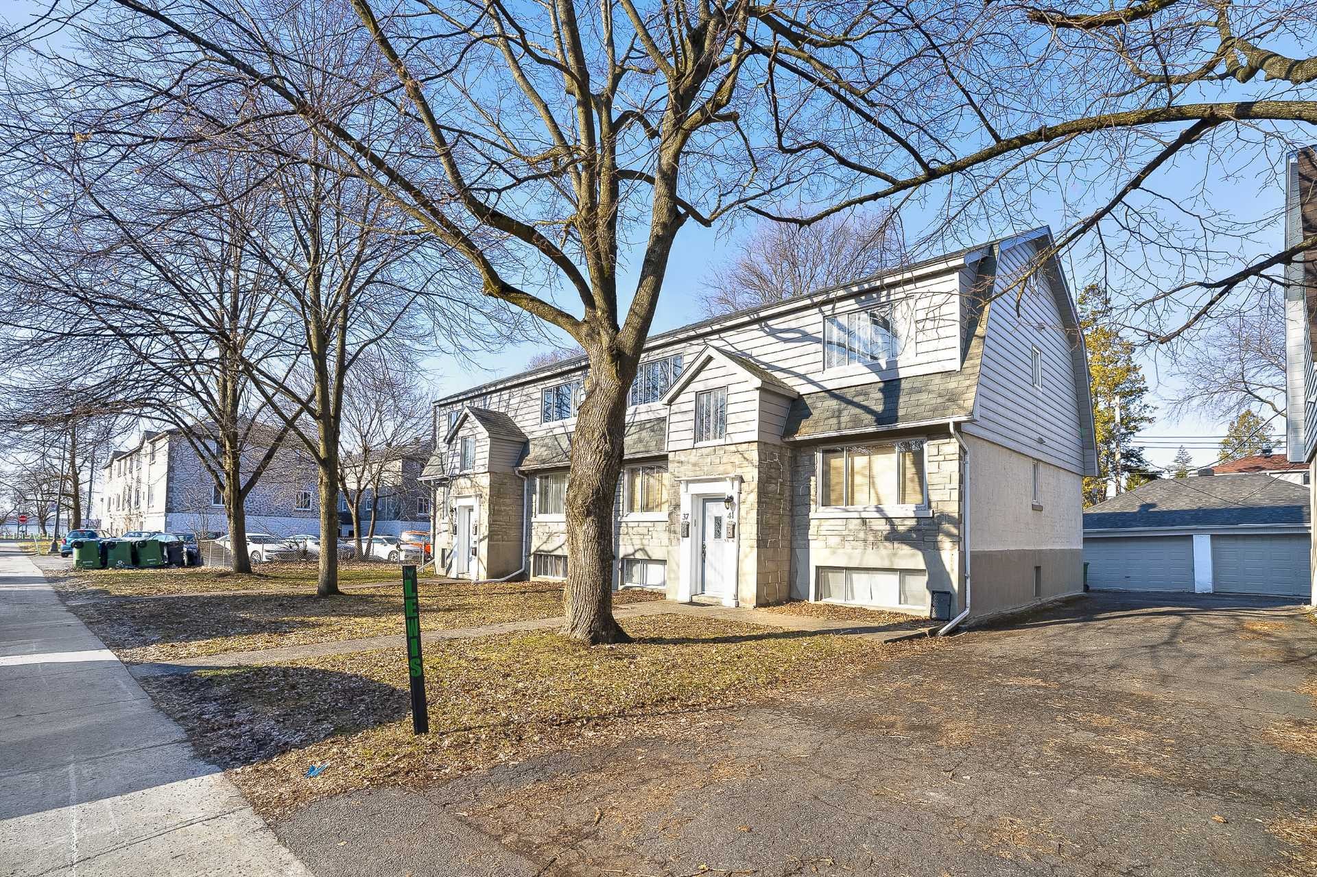 









31

 - 41


47e Avenue

,
Montréal (Lachine),




QC
H8T2P4

