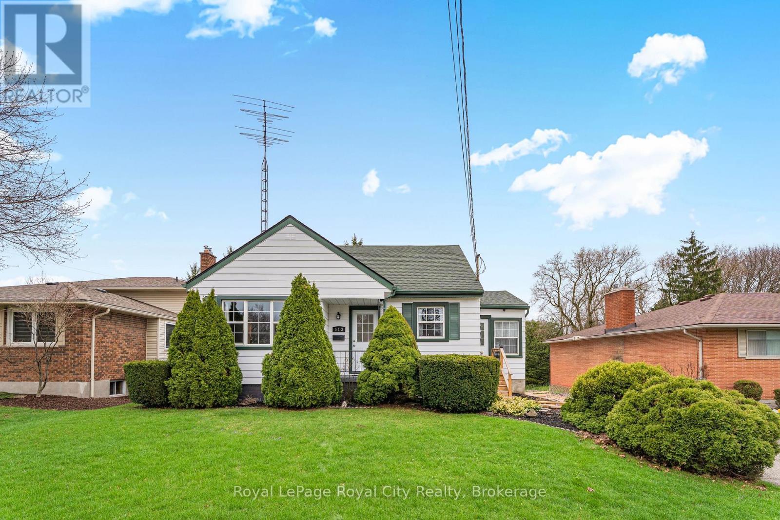 












513 SPEEDVALE AVENUE E

,
Guelph (Victoria North),




Ontario
N1E1P5

