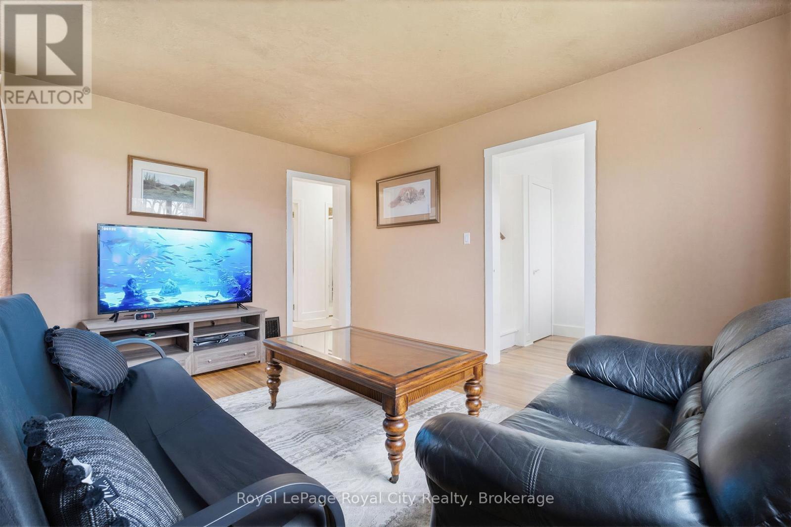 












513 SPEEDVALE AVENUE E

,
Guelph (Victoria North),




Ontario
N1E1P5

